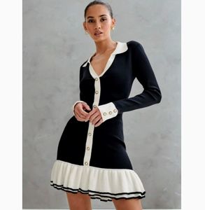 เดรสไหมพรมแข<span class=keywords><strong>น</strong></span>ยาวทรงเอ สไตล์เรียบง่าย สีพื้น ผ้าวิสโคส <span class=keywords><strong>น</strong></span>ุ่มสบาย <span class=keywords><strong>น</strong></span>่ารัก สวยสง่า สำหรับ<span class=keywords><strong>ผู้หญิง</strong></span> เหมาะกับฤดูใบไม้ผลิแ<span class=keywords><strong>ล</strong></span>ะฤดูใบไม้ร่วง - Product Image 1