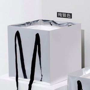 Sac à fleurs portable de luxe à surface miroir, sac cadeau argenté pour fleurs, emballage de bouquet pour fleuristes - Product Image 6