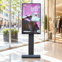 Affichage numérique LCD haute luminosité 3000 nits lisible en plein soleil, sur pied ou suspendu pour vitrine de promotion en magasin de détail