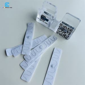 Etichetta per lavanderia flessibile UHF RFID tessile impermeabile e resistente all'acqua per il controllo dell'accesso di gestione dell'indumento - Product Image 5