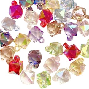 Perles Pendentifs Cubes d'Eau Facettés en Cristal 16mm, Forme Pyramide, Effet Irisé UV, Accessoires DIY pour Breloques de Voiture, Bijoux Unisexe - Product Image 5