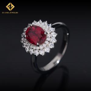 Vente en gros d'usine Bague en argent sterling S925 Pierre précieuse ovale rouge Pierre VVS Bague pour femme Bague en pierre précieuse colorée - Product Image 2