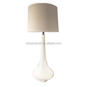 Lampe de table en céramique moderne avec port USB et prise de courant, abat-jour en lin et base noire pour chambre d'hôtes, chambre à coucher, salon - Product Image 3