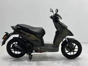 <span class=keywords><strong>Piaggio</strong></span> Typhoon SR MOTA RD150 Premium - Modello Originale con Finitura Verniciatura Originale, Motore 150cc, Velocità Massima >80km/h, Prodotto in Cina - Product Image 4