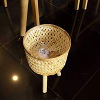 Hot Deal Pot de jardinière tissé en bambou naturel avec support à 3 jambes pour la maison ou le jardin emballé dans un carton