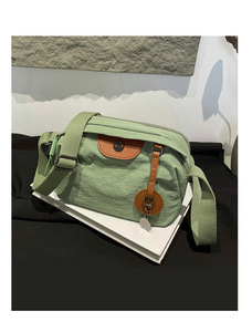 بسعر الجملة حقيبة هاتف نسائية خفيفة الوزن من النايلون Crossbody سعة كبيرة حقيبة عصرية بسحاب - Product Image 6