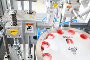 Máquina de <span class=keywords><strong>guata</strong></span> de tapa automática Máquina de junta de tapa de botella industrial/Máquina de revestimiento de tapa/Máquina de inserción de revestimiento de tapa - Product Image 6