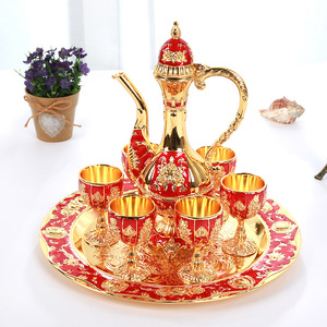 Décoration de <span class=keywords><strong>table</strong></span> de maison vintage de style arabe Coffret cadeau de tasse à vin haut de gamme en alliage d'<span class=keywords><strong>or</strong></span> avec plateau - Product Image 5