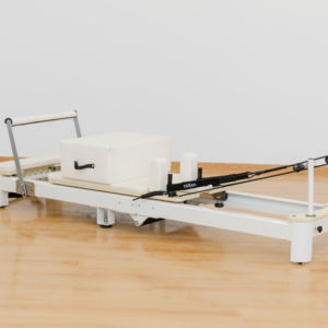 Alloy Body Building portabel White Maple Core Bed Folding Pilates reanyes untuk pengguna rumah - Product Image 1