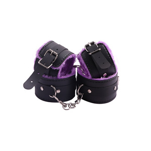 Set de Bondage Erótico de Cuero y Felpa de 10 Piezas con Restricciones para Uso Sexual en Adultos - Product Image 5