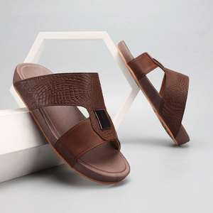 Vente en Gros de Sandales de Grande Taille pour Hommes de Mode Imperméables Pantoufles Arabes Style Plat - Product Image 2