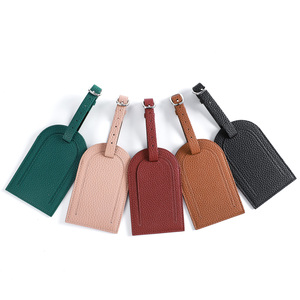 Étiquette de bagage en cuir véritable en gros pour l'aéroport, étiquette de valise, étiquette de sac de <span class=keywords><strong>voyage</strong></span>, logo personnalisé de luxe, fabrication artisanale, carte d'embarquement - Product Image 1