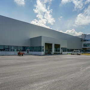 Kits de construction préfabriqués <span class=keywords><strong>en</strong></span> acier pour entrepôts et ateliers industriels, conception personnalisée, installation facile, prix d'usine - Product Image 1