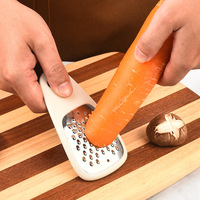 Ensemble d'outils de cuisine 6 pièces - Coupe-pizza, ouvre-bouteille, râpe, presse-ail - Métal durable