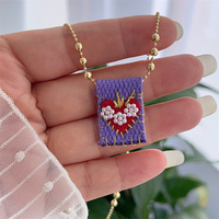 Collier avec pendentif en forme de cœur en cuivre plaqué or 18 carats, chaîne en tissu perlée faite à la main, bijoux vintage décontractés, cadeau