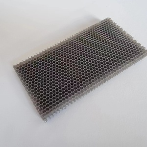 Siêu nhẹ 10mm <span class=keywords><strong>PC</strong></span> tổ ong lõi Hội Đồng Quản trị cường độ cao thân thiện với môi PE cán bao bì cho quảng cáo cắt - Product Image 2