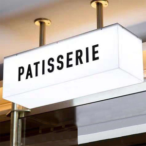 Enseigne de boîte à lumière <span class=keywords><strong>publicitaire</strong></span> personnalisée avec cadre Petit <span class=keywords><strong>panneau</strong></span> d'affichage extérieur en plastique Enseigne <span class=keywords><strong>solaire</strong></span> extérieure personnalisée - Product Image 2