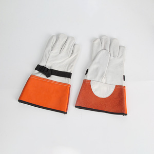 Luvas de Soldagem de Alta Qualidade em Couro de Vaca, Resistentes ao Calor, Leves e Personalizáveis para Uso Industrial - Product Image 1