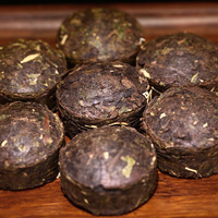 Mini Shu Puer Tuocha du Yunnan, thé fermenté au goût de riz glutineux, avec emballage en papier doré, fourni directement par l'usine