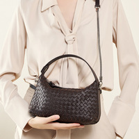 Nouveau Sac Bandoulière en Cuir Véritable Tressé 2026, Sac à Main en Peau de Mouton avec Chaîne, Sac Oreiller Souple pour Femme avec Fermeture Éclair
