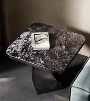 Table de luxe en marbre carré moderne contemporain en acier inoxydable noir et or, canapé d'angle, Table d'appoint