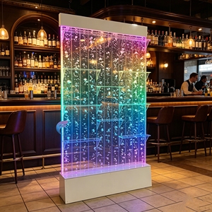 Mur d'eau à bulles en acrylique de luxe avec éclairage LED et étagère à vin pour la décoration de bars et clubs commerciaux - Product Image 6