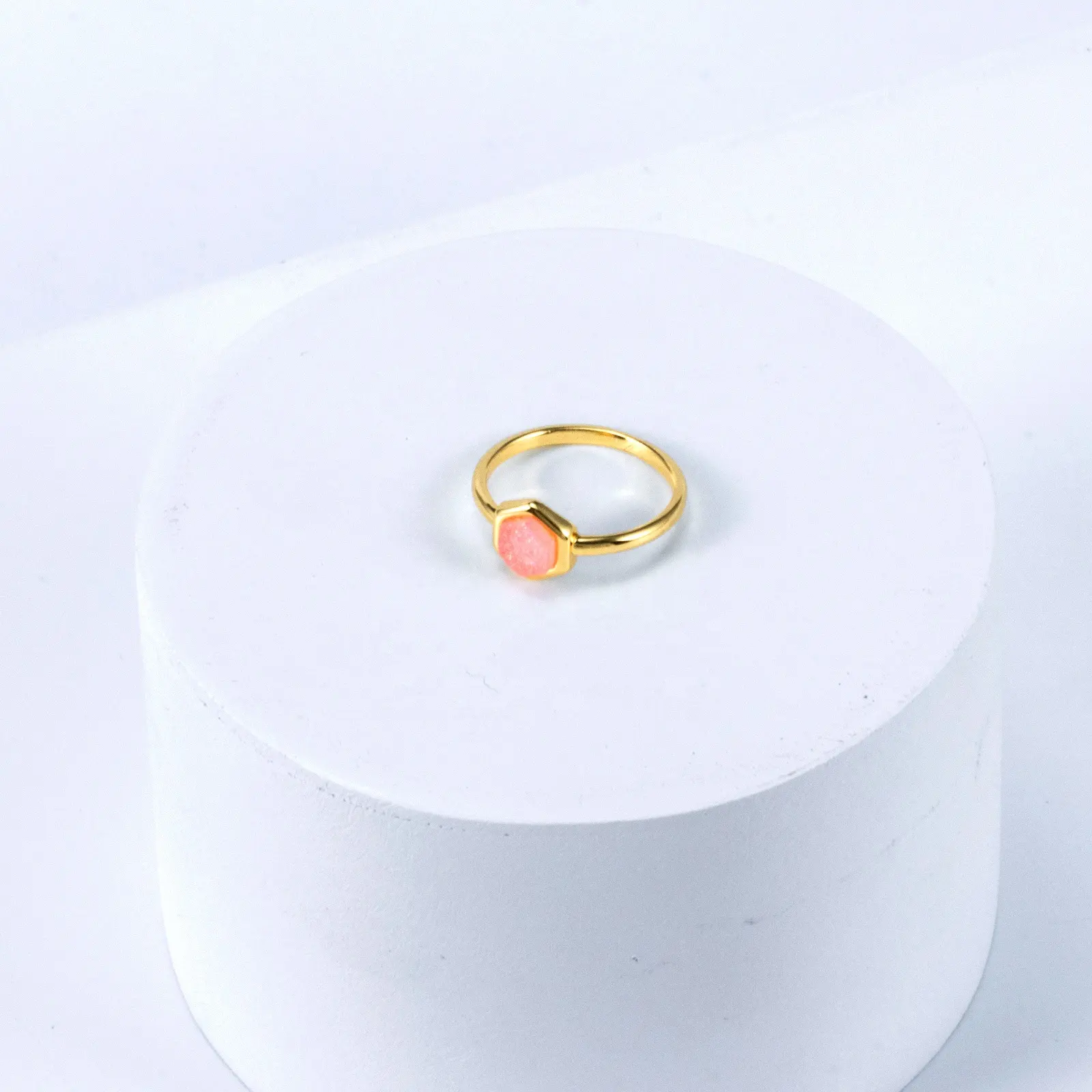 สีสันหินธรรมชาติแหวนชุดหกเหลี่ยมหินแหวนเครื่องประดับผู้หญิง 14 พันทองชุบสแตนเลสทองเหลืองเครื่องประดับแหวน