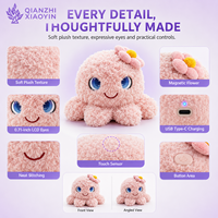 Peluche Poulpe IA Ollie avec Yeux LCD, ChatGPT, Grok, Gemini, 6 Modèles, 66 Langues, Commande Tactile et Vocale, Carte de Collection Daisy Magnétique, 2.4G