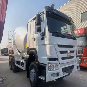 Camión Mezclador de Concreto Zoomlion 8×4 Usado de 2022 con Pocas Horas de Uso, 12m³, con Cuchilla Tipo T para Proyectos de Carreteras y Puentes - Product Image 2