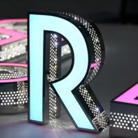 Lettres en relief 3D LED personnalisées pour enseignes de magasins et bâtiments d'entreprises - Publicité et décoration latérales avec transformateur