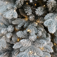 PE PVC Metallrahmen Stehender Personalisierter Umweltfreundlicher Künstlicher Weihnachtsbaum Mehrfarbige LED-Lichter Außendekoration