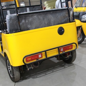 Motocicleta de 3 Ruedas Nueva de Uganda, a Gasolina, Cerrada, Motorizada, para Pasajeros, de Alta Potencia (>1000W), con Motor Refrigerado por Agua, para 4 Pasajeros - Product Image 2