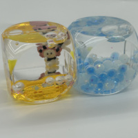 Ornement en acrylique en forme de glaçon, décoration liquide colorée avec paillettes et flottants mignons, cadeau promotionnel personnalisé