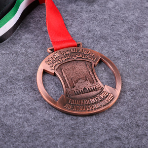 Doğrudan Üreticiden Özel Yarım Maraton Rölyef Sporları Metal Madalya Gravür Altın Gümüş Bronz Döküm Yaratıcı Tasarım Ofset - Product Image 2