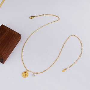 Nouveau design, vente en gros, collier chaîne anti-ternissement en acier inoxydable 316L plaqué or 18 carats avec pendentif pièce de monnaie pour femme - Product Image 3