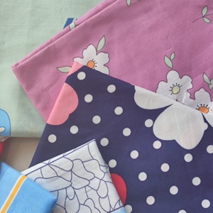 Tela de Sábanas Estampada Tejida 100% Algodón con Diseño Floral, Popular y de Venta Caliente, Suave para Edredones, Fundas de Edredón, Ropa de Cama, Camisas y Vestidos - Product Image 2