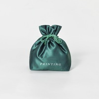 Pochette cadeau à cordon en satin vert de haute qualité pour l'emballage de vêtements de bijoux sac à poussière en soie