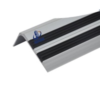 Profilé de protection de bord d'escalier en alliage d'aluminium 6063-T5 avec insertion en PVC nez d'escalier antidérapant