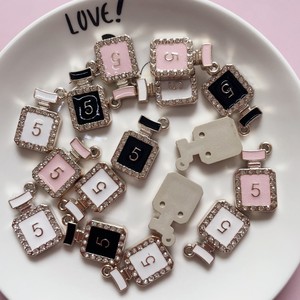 Phụ kiện móc khó<span class=keywords><strong>a</strong></span> hình chai nước hoa nhự<span class=keywords><strong>a</strong></span>, móc khó<span class=keywords><strong>a</strong></span> điện thoại tự làm, <span class=keywords><strong>3</strong></span> màu hồng trắng đen, móc khó<span class=keywords><strong>a</strong></span> nhự<span class=keywords><strong>a</strong></span> resin - Product Image 2