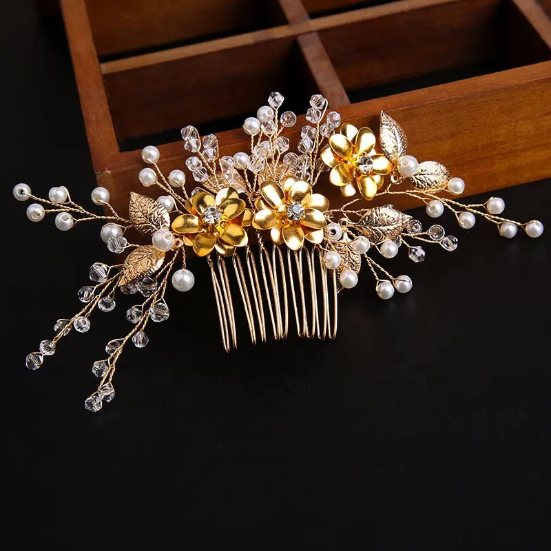 हस्तनिर्मित सुरुचिपूर्ण महिलाओं Headwear मुकुट स्फटिक सोने के रंग पत्ती दुल्हन टोप शादी के बालों में कंघी