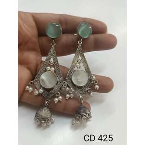 ชนเผ่าสวมใส่ปาร์ตี้ kundan คุณภาพพรีเมี่ยมชาติพันธุ์ชุบทองหลายสีไข่มุกคลัสเตอร์ต่างหูลดลงเครื่องประดับแฟชั่นแรงบันดาลใจ - Product Image 3