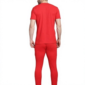 Achetez maintenant : Ensemble de survêtement 2 pièces rouge pour homme – T-shirt à manches courtes col rond et pantalon long uni – Tenue décontractée - Product Image 5