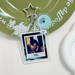Kpop BT Merch: Llavero de acrílico de doble cara con foto de CD y accesorios para bolsos, ideal para fans del K-pop. - Product Image 3