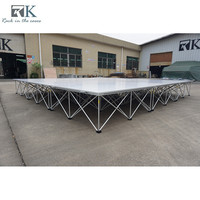 Smart a installé l'étape blanche de mariage de 8ft * 8ft * 16 pouces avec la jupe blanche d'étape