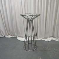 Support de table haute pour cocktail en acier inoxydable argenté miroir, avec cadre conique en fil métallique et plateau creux, idéal pour banquets de mariage