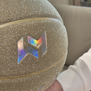 Ballon de <span class=keywords><strong>basket</strong></span> personnalisé avec logo, paillettes, surface dorée, impression laser irisée, taille et couleur personnalisées, cadeau promotionnel - Product Image 2