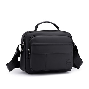 Sac bandoulière tendance grande capacité en nylon, confortable à porter, design tridimensionnel élégant, motif géométrique - Product Image 6