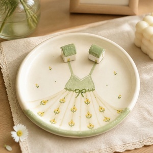 Assiette en céramique Lelyi créative et mignonne, faite à la main, peinte à la main, de forme <span class=keywords><strong>maison</strong></span>, à haute valeur esthétique, pour fruits et salades, vente en gros - Product Image 2