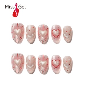 <span class=keywords><strong>Ongles</strong></span> en gel souple de qualité supérieure avec motif cœur romantique, finition brillante, à coller, avec design, <span class=keywords><strong>faux</strong></span> <span class=keywords><strong>ongles</strong></span> à presser de haute qualité - Product Image 1