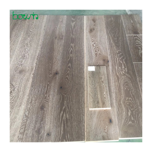 Pavimento in Rovere Europeo Naturale per Interni, Multistrato, Plancia Larga, Rovere Bianco con Superficie Affumicata, Parquet Ingegnerizzato - Product Image 1